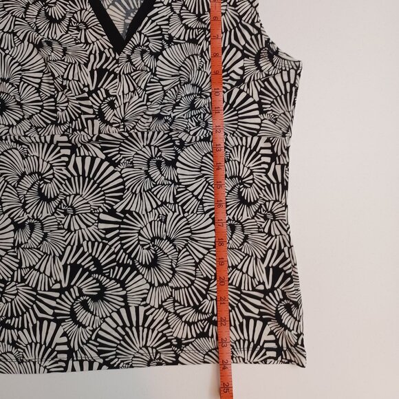 Women's East5th Black & White Shell Pattern Sleeveless Blouse/Tank Size Large - Picture 6 of 7